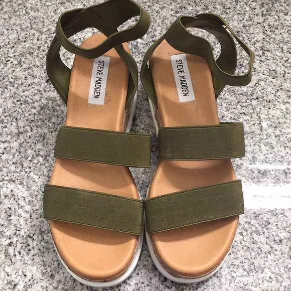 Steve Madden Shoes - Steve Madden elastic sandals size 7